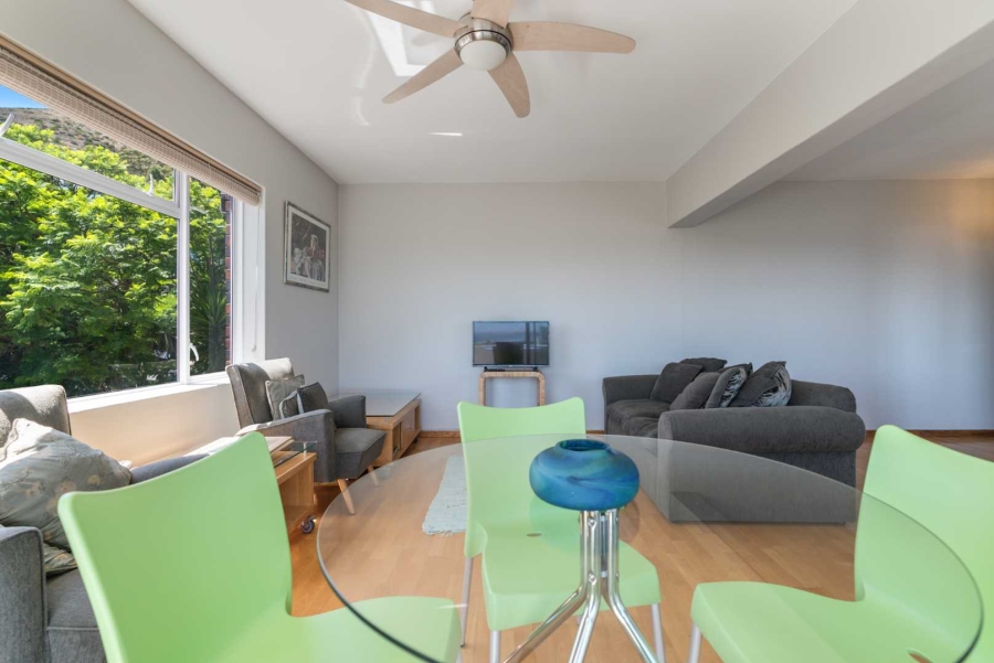 2 Bedroom Property for Sale in Sea Point Western Cape